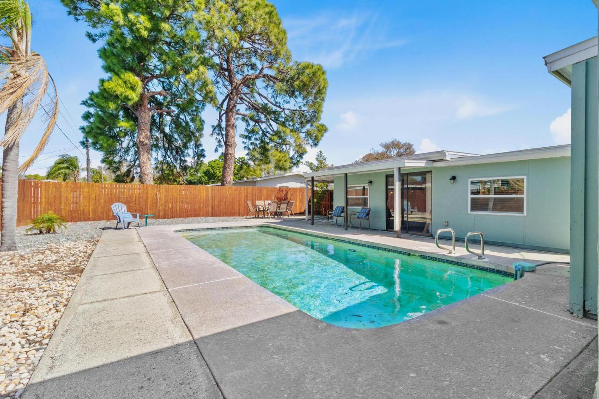 Relaxing Pool Home For Family Getaway Close To Tampa Zoo, Busch Gardens, Restaurants And Shopping! Dış mekan fotoğraf