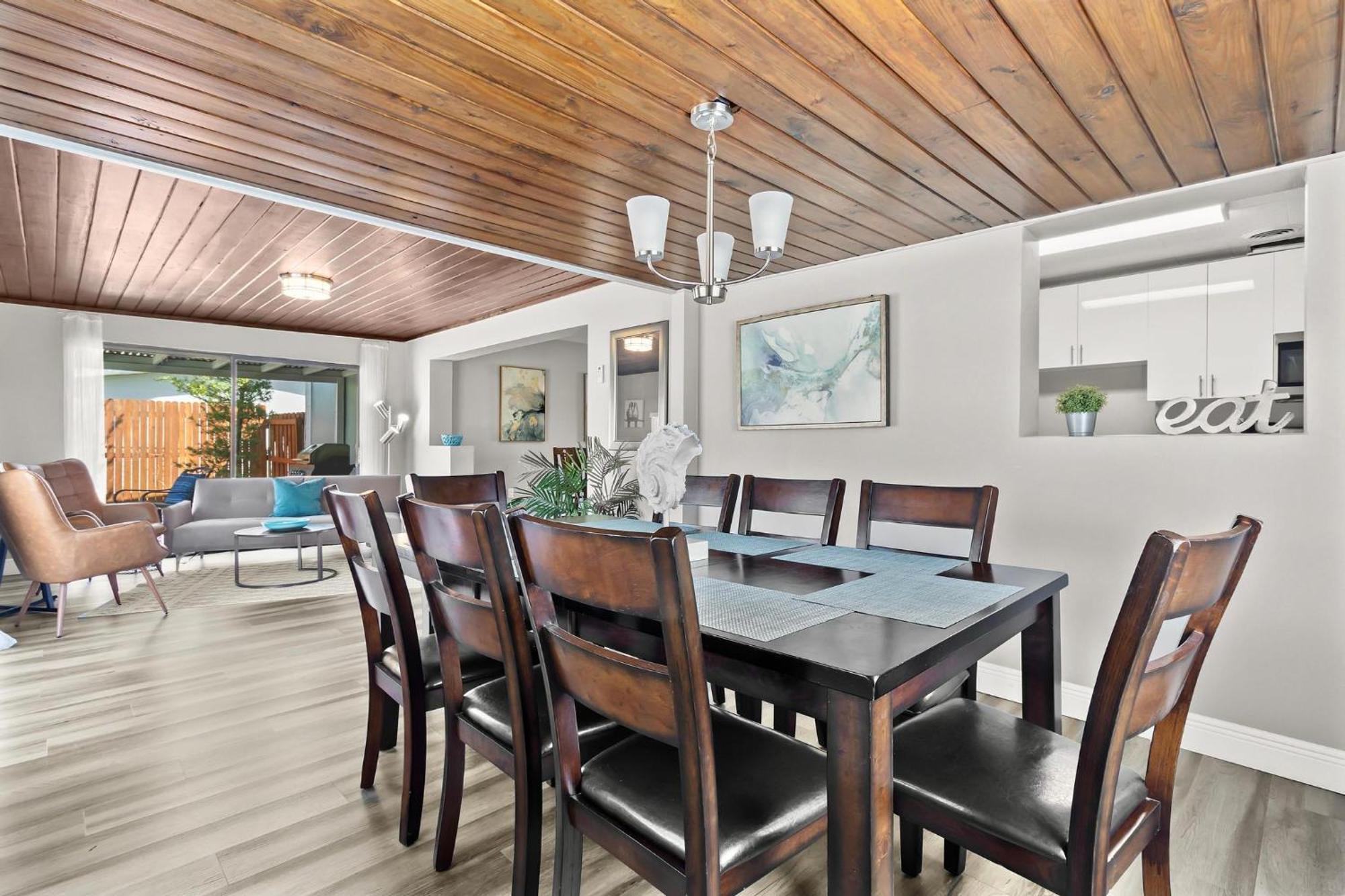Relaxing Pool Home For Family Getaway Close To Tampa Zoo, Busch Gardens, Restaurants And Shopping! Dış mekan fotoğraf
